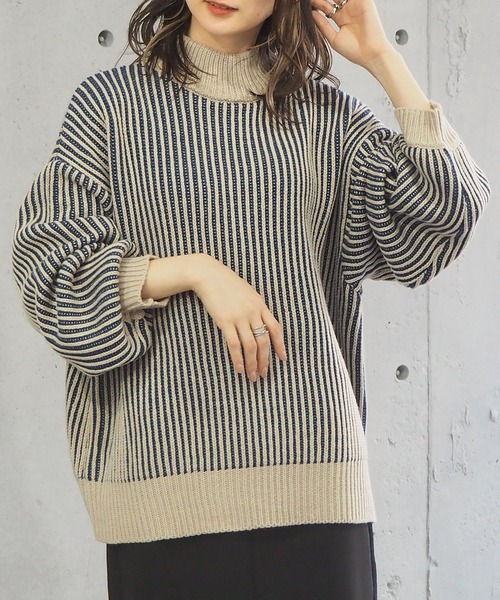 tiptop(ティップトップ)の「ストライプ柄ハイネックプルオーバー(ニット/セーター・レディース・ブラック/ブルー/モカ・FREE)」の1枚目の写真