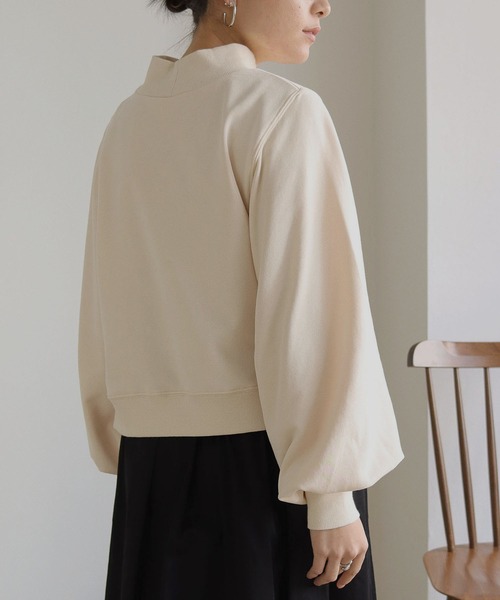 HER CLOSET(ハークローゼット)の「【shemoshelly】ショート丈裏毛ハイネック"CHARENTON"ロゴスウェット(スウェット・レディース・チャコールグレー/ブラック/グリーン/ヘザーグレー/ホワイト系その他・M)」の13枚目の写真