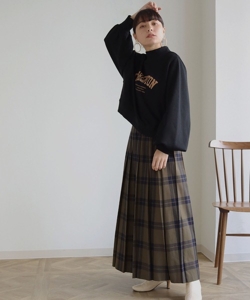 HER CLOSET(ハークローゼット)の「【shemoshelly】ショート丈裏毛ハイネック"CHARENTON"ロゴスウェット(スウェット・レディース・チャコールグレー/ブラック/グリーン/ヘザーグレー/ホワイト系その他・M)」の21枚目の写真