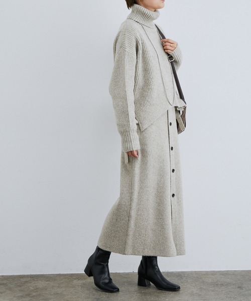 vis-`a-vis（ビサビ）の「【WEB限定】ウール混サイドリボンタートルネックニットプルオーバー（ニット/セーター・レディース・チャコールグレー/ライトグレー/イエロー・FREE）」の5枚目の写真