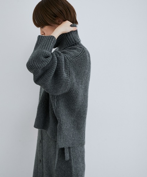 vis-`a-vis（ビサビ）の「【WEB限定】ウール混サイドリボンタートルネックニットプルオーバー（ニット/セーター・レディース・チャコールグレー/ライトグレー/イエロー・FREE）」の10枚目の写真