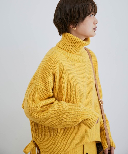 vis-`a-vis（ビサビ）の「【WEB限定】ウール混サイドリボンタートルネックニットプルオーバー（ニット/セーター・レディース・チャコールグレー/ライトグレー/イエロー・FREE）」の8枚目の写真