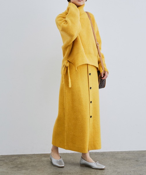 vis-`a-vis（ビサビ）の「【WEB限定】ウール混サイドリボンタートルネックニットプルオーバー（ニット/セーター・レディース・チャコールグレー/ライトグレー/イエロー・FREE）」の4枚目の写真