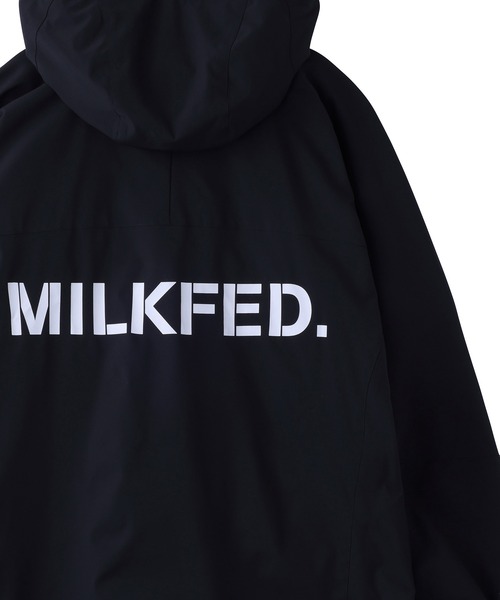 MILKFED.（ミルクフェド）の「BACK LOGO MOUNTAIN PARKA（ブルゾン・レディース・ブラック/グレー/レッド/オフホワイト・S/M）」の4枚目の写真