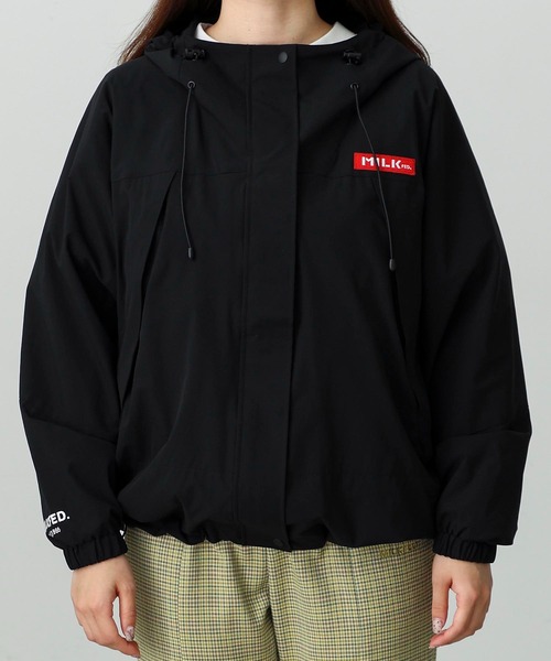 MILKFED.（ミルクフェド）の「BACK LOGO MOUNTAIN PARKA（ブルゾン・レディース・ブラック/グレー/レッド/オフホワイト・S/M）」の8枚目の写真