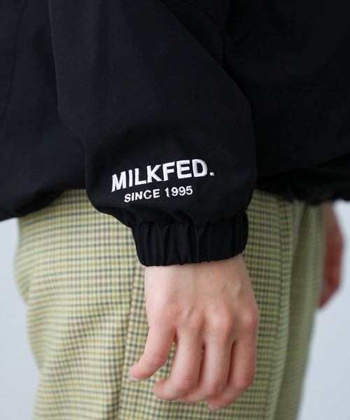 MILKFED.（ミルクフェド）の「BACK LOGO MOUNTAIN PARKA（ブルゾン・レディース・ブラック/グレー/レッド/オフホワイト・S/M）」の19枚目の写真