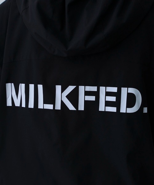 MILKFED.（ミルクフェド）の「BACK LOGO MOUNTAIN PARKA（ブルゾン・レディース・ブラック/グレー/レッド/オフホワイト・S/M）」の9枚目の写真