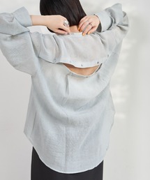 マルチバックシアーシャツ/バックボタンアレンジでマルチWAYに