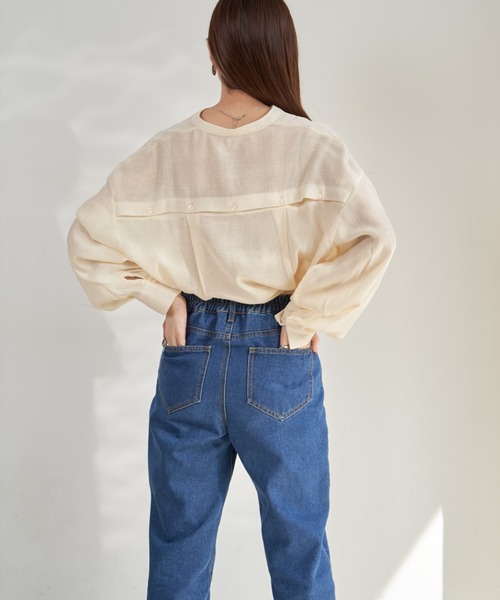 VANNIE U（ヴァニーユー）の「マルチバックシアーシャツ/バックボタンアレンジでマルチWAYに（シャツ/ブラウス・レディース・ピンク/アイボリー/ライトブルー・FREE）」の13枚目の写真