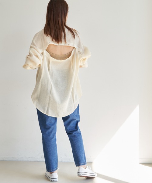 VANNIE U（ヴァニーユー）の「マルチバックシアーシャツ/バックボタンアレンジでマルチWAYに（シャツ/ブラウス・レディース・ピンク/アイボリー/ライトブルー・FREE）」の18枚目の写真