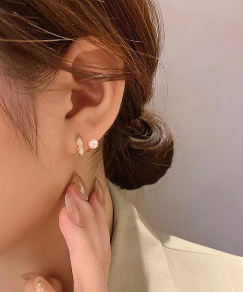 LA VORAGINE(ラ ヴォラジネ)の「ポスト:925シルバー ピアス(ピアス(両耳用)・レディース・A・FREE)」の1枚目の写真