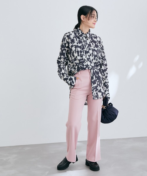 ADAM ET ROPE'(アダムエロペ)の「ブラッシュプリントシャツ(シャツ/ブラウス・レディース・ブラック系その他/グリーン系その他・FREE)」の18枚目の写真