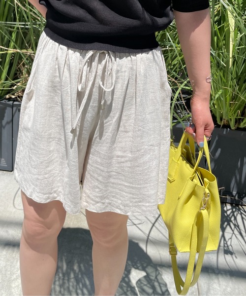 Meli rich(メリーリッチ)の「コットンリネンウエストギャザーハーフパンツ(その他パンツ・レディース・ホワイト/ブラック/ナチュラル/イエロー・FREE)」の4枚目の写真