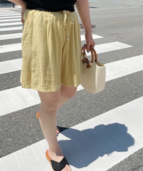 Meli rich(メリーリッチ)の「コットンリネンウエストギャザーハーフパンツ(その他パンツ・レディース・ホワイト/ブラック/ナチュラル/イエロー・FREE)」の7枚目の写真