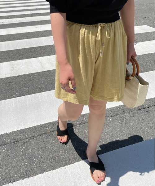 Meli rich(メリーリッチ)の「コットンリネンウエストギャザーハーフパンツ(その他パンツ・レディース・ホワイト/ブラック/ナチュラル/イエロー・FREE)」の6枚目の写真