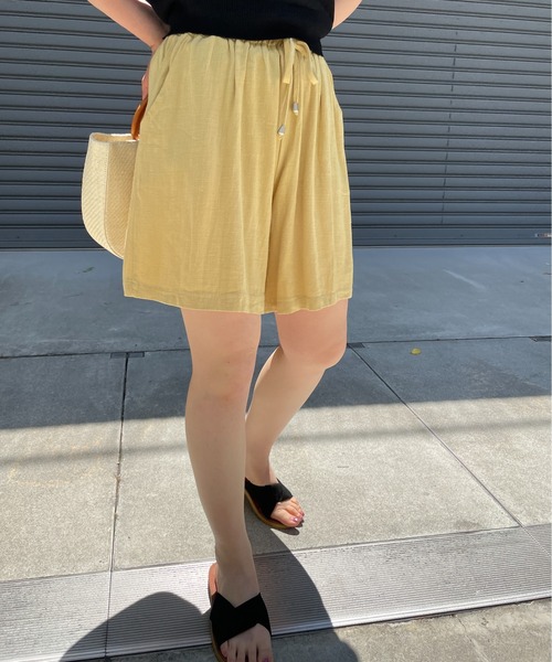 Meli rich(メリーリッチ)の「コットンリネンウエストギャザーハーフパンツ(その他パンツ・レディース・ホワイト/ブラック/ナチュラル/イエロー・FREE)」の9枚目の写真