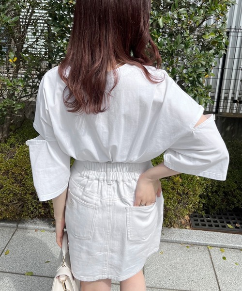 OLIVE des OLIVE（オリーブデオリーブ）の「クロップド丈肩開きＴシャツ（Tシャツ/カットソー・レディース・ライトグレー/オフホワイト/サックスブルー/スミクロ・FREE）」の13枚目の写真