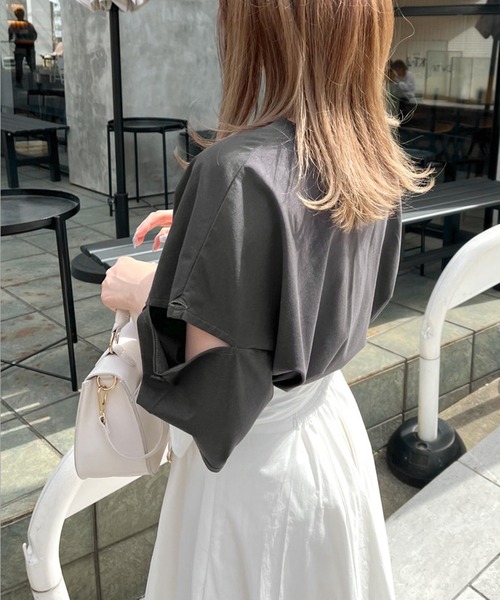 OLIVE des OLIVE（オリーブデオリーブ）の「クロップド丈肩開きＴシャツ（Tシャツ/カットソー・レディース・ライトグレー/オフホワイト/サックスブルー/スミクロ・FREE）」の14枚目の写真