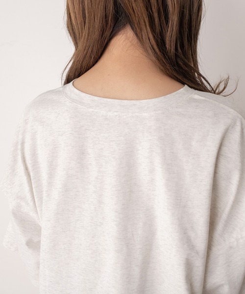 OLIVE des OLIVE（オリーブデオリーブ）の「クロップド丈肩開きＴシャツ（Tシャツ/カットソー・レディース・ライトグレー/オフホワイト/サックスブルー/スミクロ・FREE）」の16枚目の写真