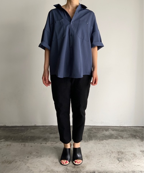 THE TWENTYSEVEN(ザ トゥエンティーセブン)の「The TWENTYSEVEN:PE TWILL WORK SHIRTS S/S ポリツイルワークシャツショートスリーブ(シャツ/ブラウス・レディース・ホワイト/ブラック/サックスブルー/グレイッシュベージュ・M/L/XL)」の4枚目の写真