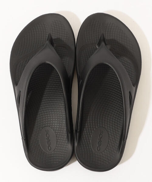 TOMORROWLAND (トゥモローランド)の「OOFOS OOriginal リカバリートングサンダル(サンダル・メンズ・ホワイト/ブラック/ベージュ・40/41/42)」の9枚目の写真