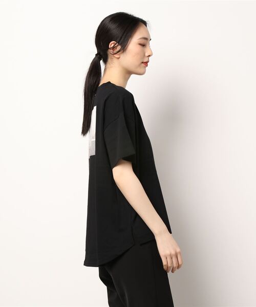 Bou Jeloud（ブージュルード）の「コットン天竺バックフォトプリントトップス（Tシャツ/カットソー・レディース・ブラック/ブラウン/オフホワイト/イエロー・FREE）」の10枚目の写真