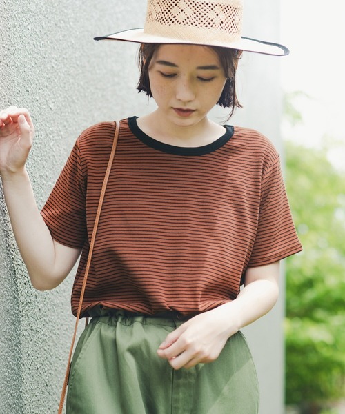 haco!（ハコ）の「シンプルTシャツに飽きた！コーデにアクセントが欲しい！そんなときにさっと着てかわいい　柄とシルエットで体操服見えを回避したリンガーTシャツby who made me（Tシャツ/カットソー・レディース・ホワイト×ブラック/ブラウン系その他・SMALL/MEDIUM/LARGE/X-LARGE）」の2枚目の写真