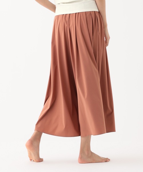Chacott（チャコット）の「エアリータフタロングフレアパンツ