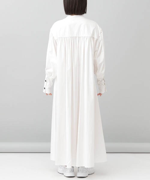 e/rm（イーアールエム）の「【e/rm】ロングカフスハイネックワンピース　157774（ワンピース・レディース・アイボリー/グリーン系その他4/ネイビー/ライトブルー・FREE）」の5枚目の写真