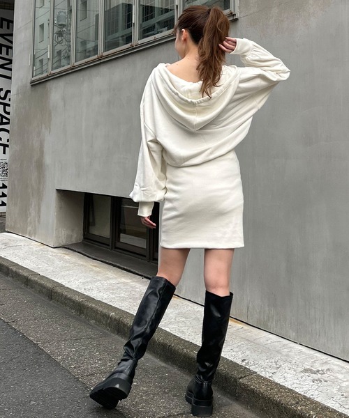 INGNI（イング）の「フードZIPスウェットミニワンピース（スウェット・レディース・グレー/ブラック/アイボリー・M）」の9枚目の写真