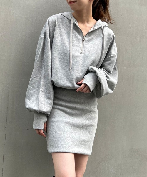 INGNI（イング）の「フードZIPスウェットミニワンピース（スウェット・レディース・グレー/ブラック/アイボリー・M）」の13枚目の写真