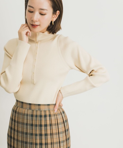 URBAN RESEARCH(アーバンリサーチ)の「2WAYタートルリブニット(ニット/セーター・レディース・グリーン/アイボリー/ホワイト系その他・FREE)」の8枚目の写真