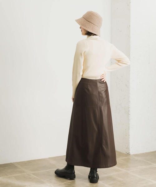 URBAN RESEARCH(アーバンリサーチ)の「2WAYタートルリブニット(ニット/セーター・レディース・グリーン/アイボリー/ホワイト系その他・FREE)」の17枚目の写真