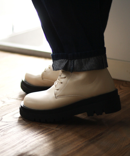 atmos pink（アトモスピンク）の「FAVOFAVO / ファボファボ 厚底タンクソールレースアップブーツ（ブーツ・レディース・ブラック/ダークブラウン/アイボリー・LL/M/L/S）」の3枚目の写真