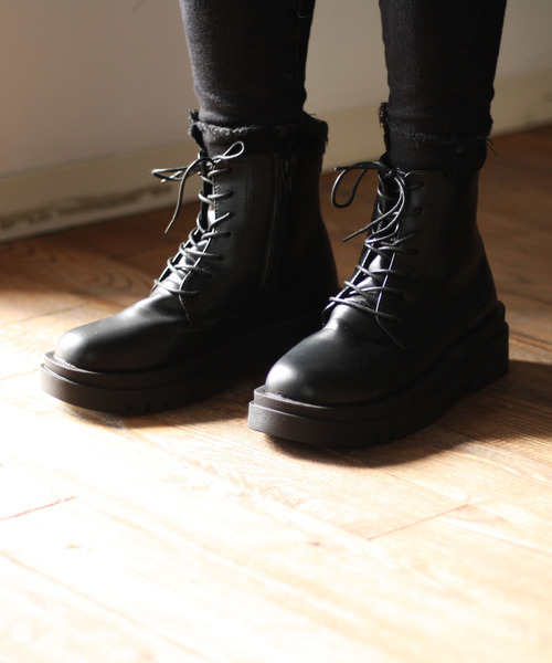 atmos pink（アトモスピンク）の「FAVOFAVO / ファボファボ 厚底タンクソールレースアップブーツ（ブーツ・レディース・ブラック/ダークブラウン/アイボリー・LL/M/L/S）」の6枚目の写真