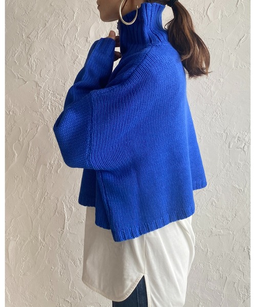 She's Closet(シーズクローゼット)の「タートルネック長袖ボリュームスリーブショート丈バルキーニットプルオーバー(ニット/セーター・レディース・ブラック/アイボリー/グリーン/オレンジ/ピンク/ブルー・FREE)」の9枚目の写真