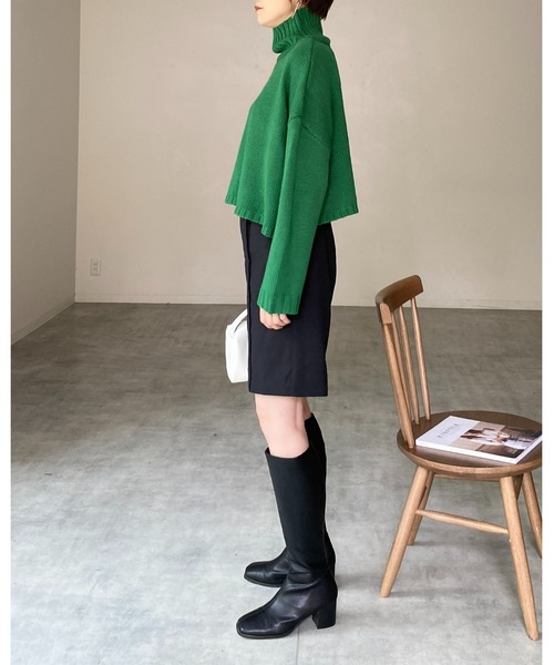 She's Closet(シーズクローゼット)の「タートルネック長袖ボリュームスリーブショート丈バルキーニットプルオーバー(ニット/セーター・レディース・ブラック/アイボリー/グリーン/オレンジ/ピンク/ブルー・FREE)」の22枚目の写真