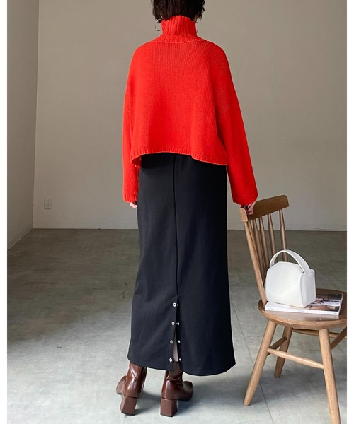 She's Closet(シーズクローゼット)の「タートルネック長袖ボリュームスリーブショート丈バルキーニットプルオーバー(ニット/セーター・レディース・ブラック/アイボリー/グリーン/オレンジ/ピンク/ブルー・FREE)」の12枚目の写真