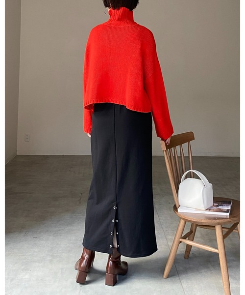 She's Closet(シーズクローゼット)の「タートルネック長袖ボリュームスリーブショート丈バルキーニットプルオーバー(ニット/セーター・レディース・ブラック/アイボリー/グリーン/オレンジ/ピンク/ブルー・FREE)」の15枚目の写真