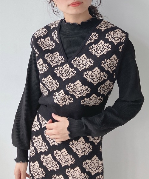 AS KNOW AS plus（アズノゥアズプラス）の「♪ダマスク柄ニットビスチェ（ベスト・レディース・ブラック/チャコールグレー/イエロー・FREE）」の10枚目の写真