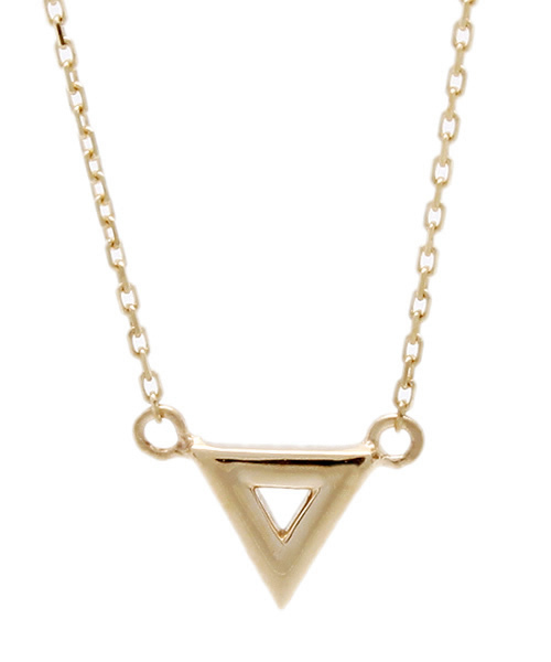 Phoebe（フィービィー）の「<ラストワン>【K10】トライアングルネックレス　三角/三角形/幾何学（ネックレス・レディース・ゴールド・FREE）」の5枚目の写真