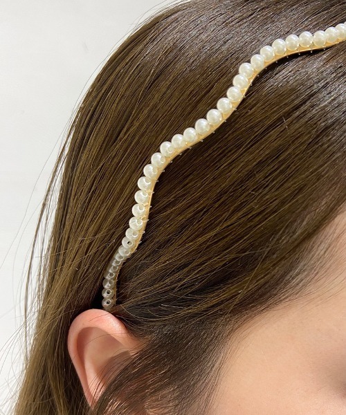 flower（フラワー）の「ウェービーパールカチューシャ（カチューシャ・レディース・アイボリー・FREE）」の5枚目の写真