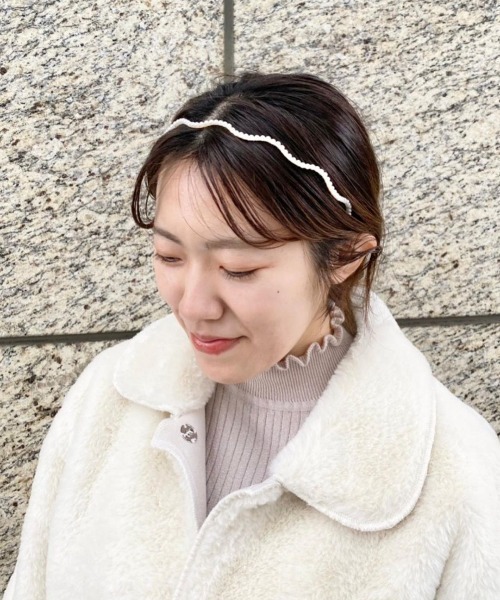 flower（フラワー）の「ウェービーパールカチューシャ（カチューシャ・レディース・アイボリー・FREE）」の10枚目の写真