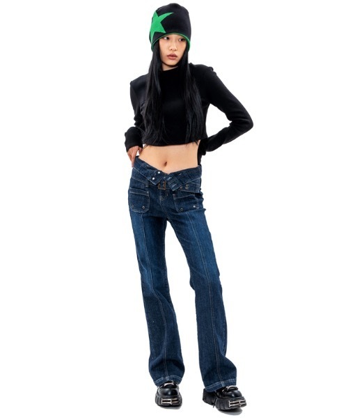runningHIGH(ランニングハイ)の「【RUNNING HIGH 】クロップ モックネック スリム トップ / CROP MOCK NECK SLIM TOP(Tシャツ/カットソー・レディース・ホワイト/ブラック/ベージュ・FREE)」の4枚目の写真