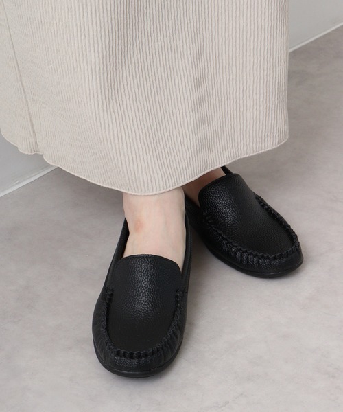 CIRCLE（サークル）の「CIRCLE モカシンドライビングシューズ（モカシン/デッキシューズ・レディース・ベージュ/ホワイト/ブラック・M/L/LL/S）」の2枚目の写真