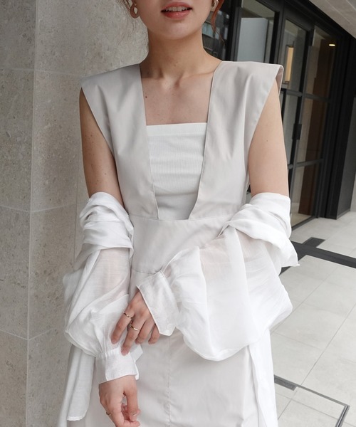 CORNERS(コーナーズ)の「Vネックロングジャンスカ(ジャンパースカート・レディース・ライトグレー/ブラック/グレイッシュベージュ・M)」の3枚目の写真