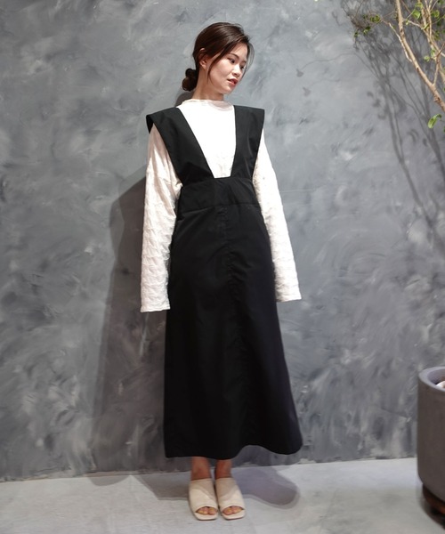 CORNERS(コーナーズ)の「Vネックロングジャンスカ(ジャンパースカート・レディース・ライトグレー/ブラック/グレイッシュベージュ・M)」の12枚目の写真