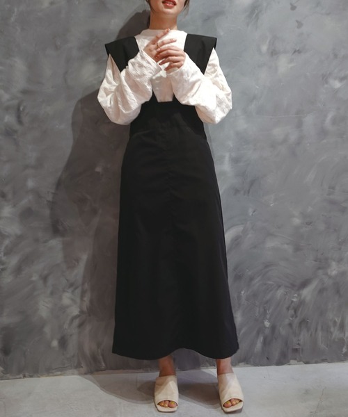 CORNERS(コーナーズ)の「Vネックロングジャンスカ(ジャンパースカート・レディース・ライトグレー/ブラック/グレイッシュベージュ・M)」の17枚目の写真