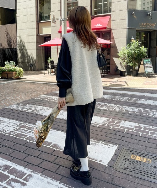 Ambre Ciel(アンブルシエル)の「シープ風フェイクファーベスト/【WEB/EC限定商品】(ベスト・レディース・ベージュ/モカ/ダークブラウン/アイボリー・FREE)」の20枚目の写真