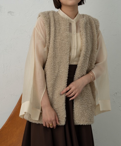 Ambre Ciel(アンブルシエル)の「シープ風フェイクファーベスト/【WEB/EC限定商品】(ベスト・レディース・ベージュ/モカ/ダークブラウン/アイボリー・FREE)」の17枚目の写真
